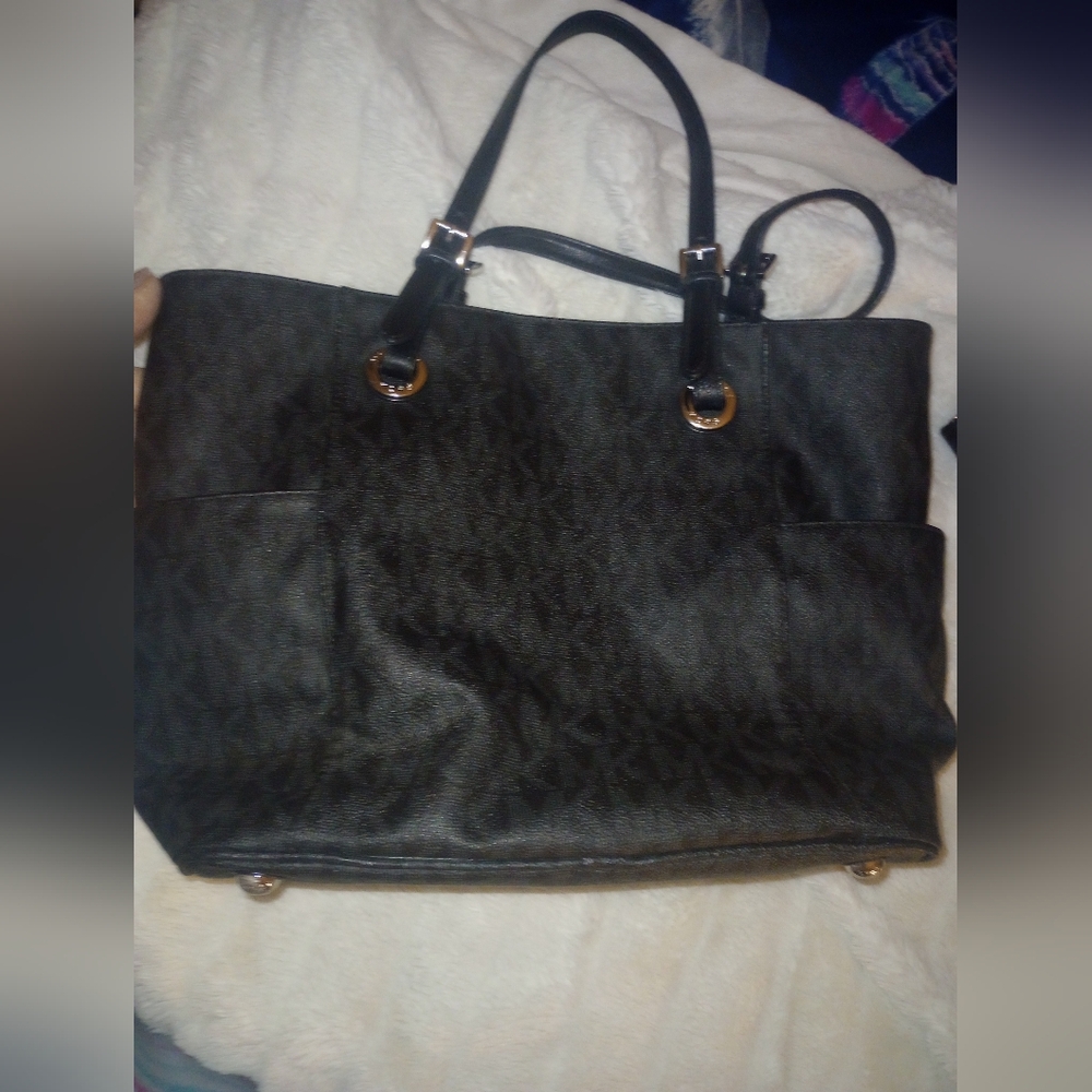 Michael Kors Black Jet Set- Wallet And Tote - Picture 2 of 12